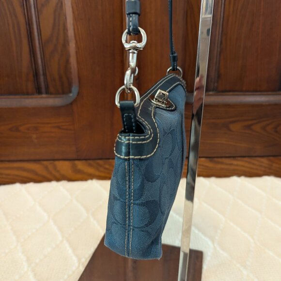 Coach Turnlock Blue Wristlet Mini bag - Picture 4 of 10